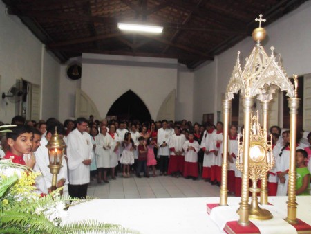 Paróquia de Nova Cruz celebra Corpus Christi e Cerco de Jericó